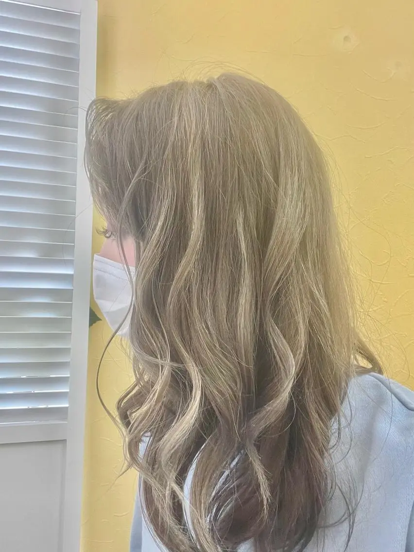 カット➕お試しハイライト➕艶髪Trの写真