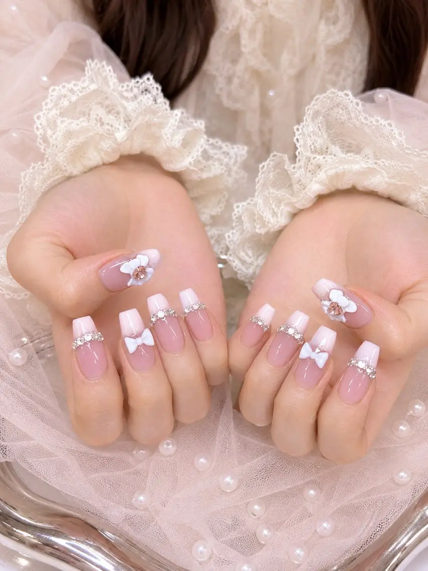 ネイル 長さ出し ジェルネイル キラキラネイル 韓国ネイル ロングネイル ハンドネイル ハンドケア min nail salonのネイルデザイン