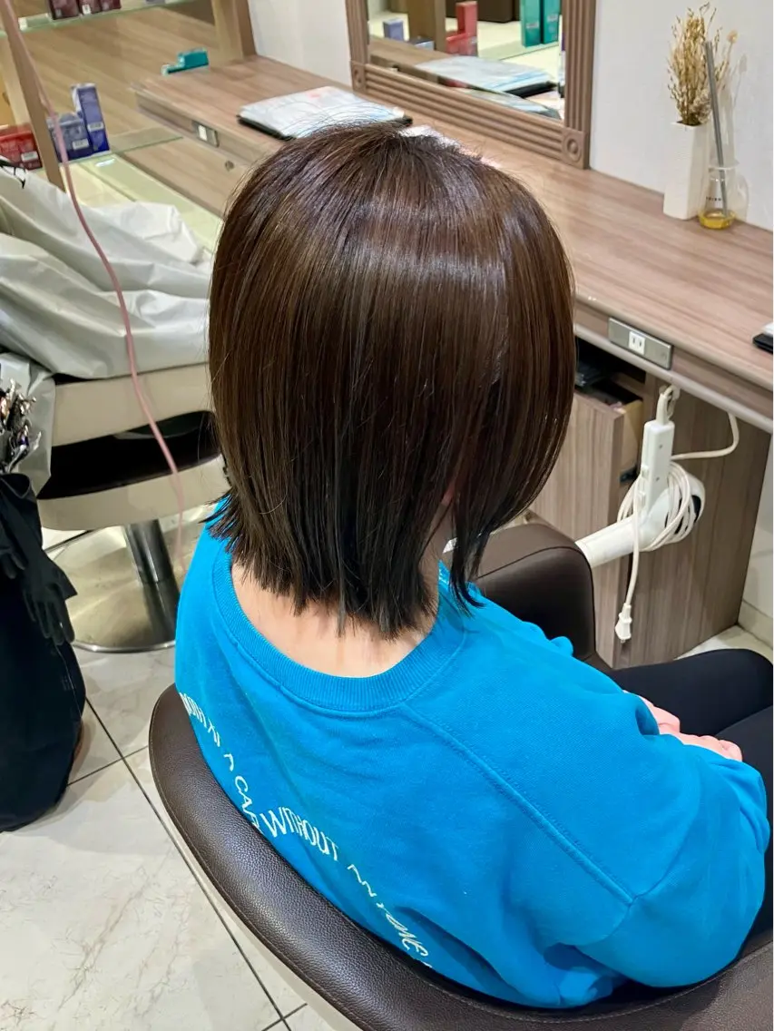 ミディアム カラー アッシュ 外ハネヘア ☂️Ash 新杉田☂️山本のヘアスタイル