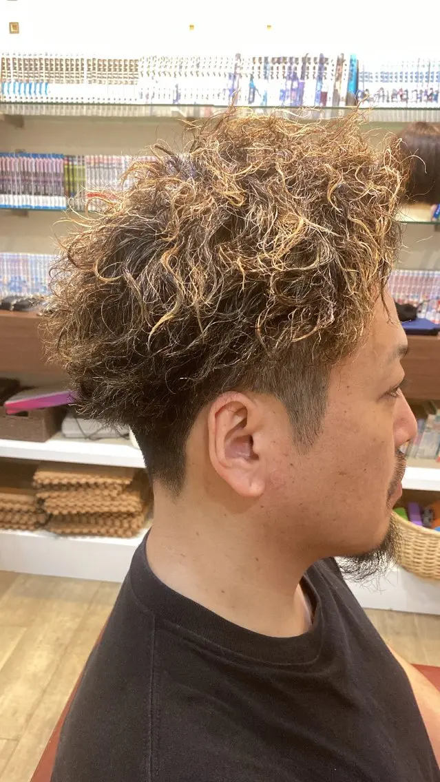 ショート カラー パーマ メンズ メンズハイライト ハイライトカラー ハイライト 中野 一哉のヘアスタイル