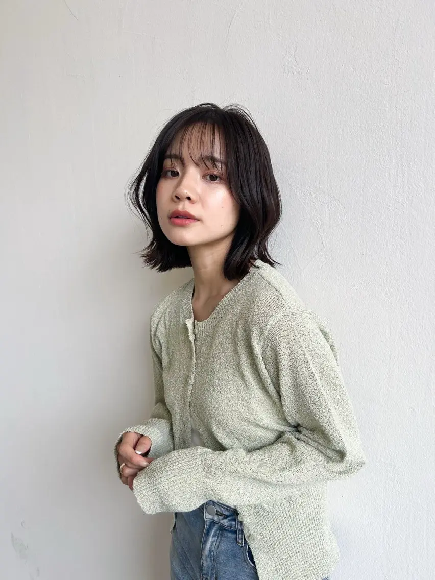 ミディアム ボブ 外ハネヘア カット ヘアカラー トリートメント 幣 あや乃 /レイヤーカットのヘアスタイル