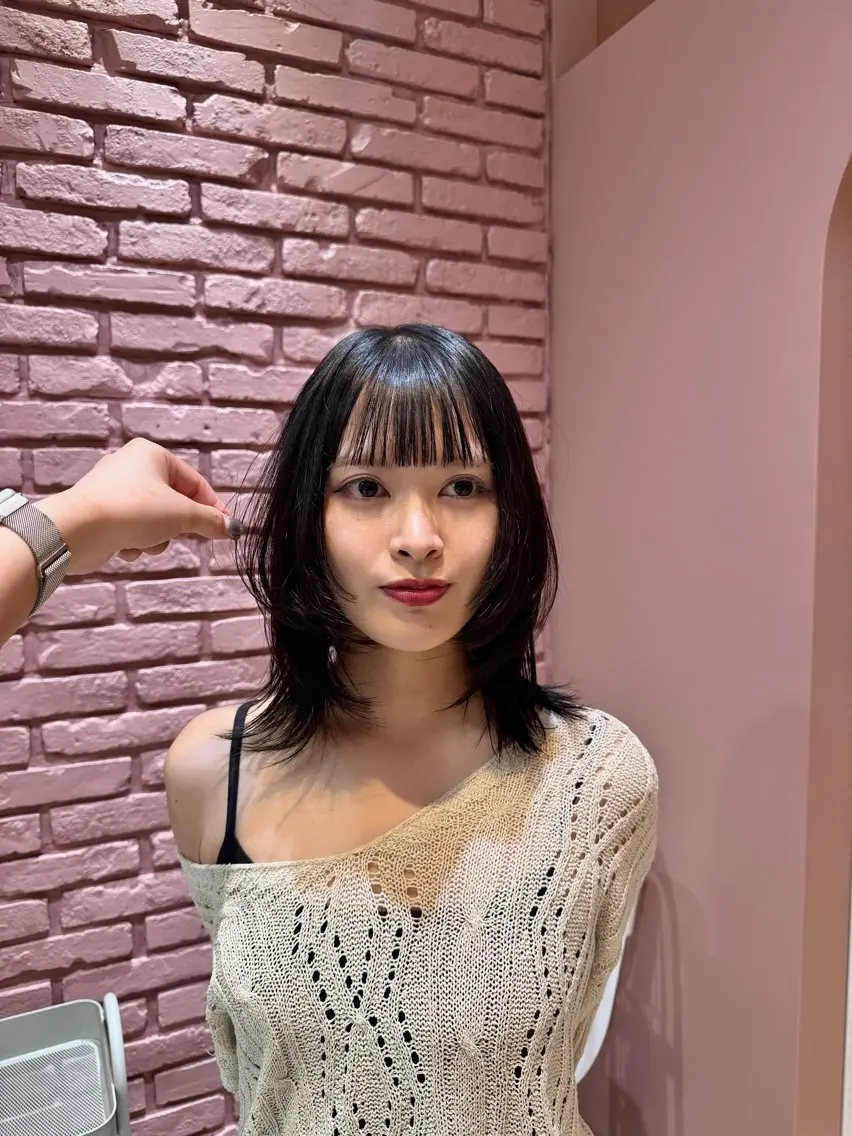 ミディアム レイヤーカット カット ヘアカラー トリートメント 山本 望華のヘアスタイル
