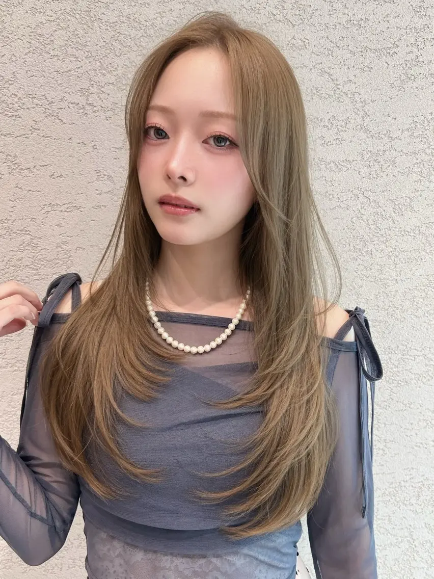 ロング カラー カット ヘアカラー トリートメント 興津/レイヤー/韓国 ハイトーン/美髪縮毛のヘアスタイル