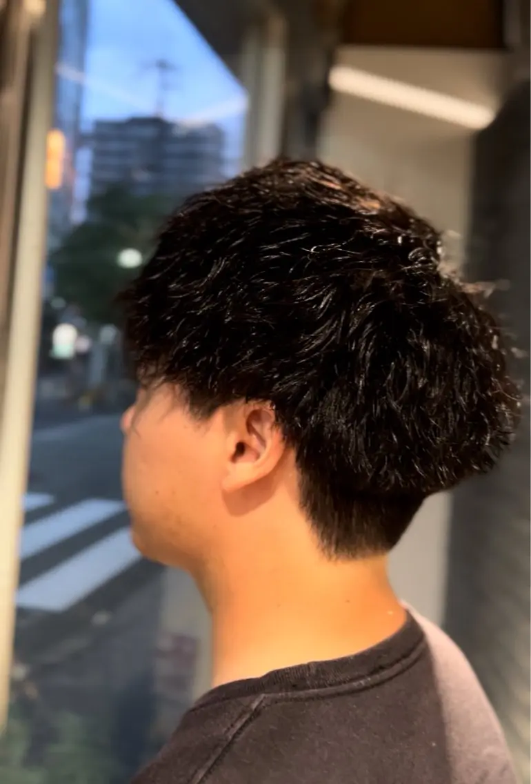 ミディアム パーマ メンズ ミディアムパーマ メンズパーマ ツイストスパイラルパーマ スパイラルパーマ カット パーマ FRISEUR/山本 美芽のヘアスタイル