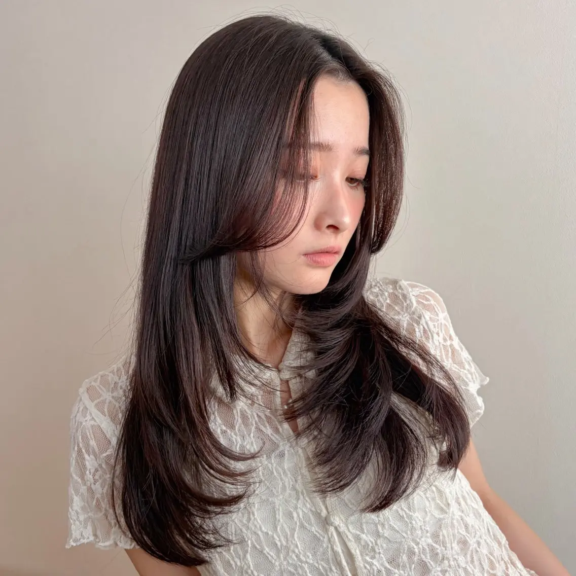ロング カット まほ/レイヤーカット 🍒🤍透明感カラーのヘアスタイル