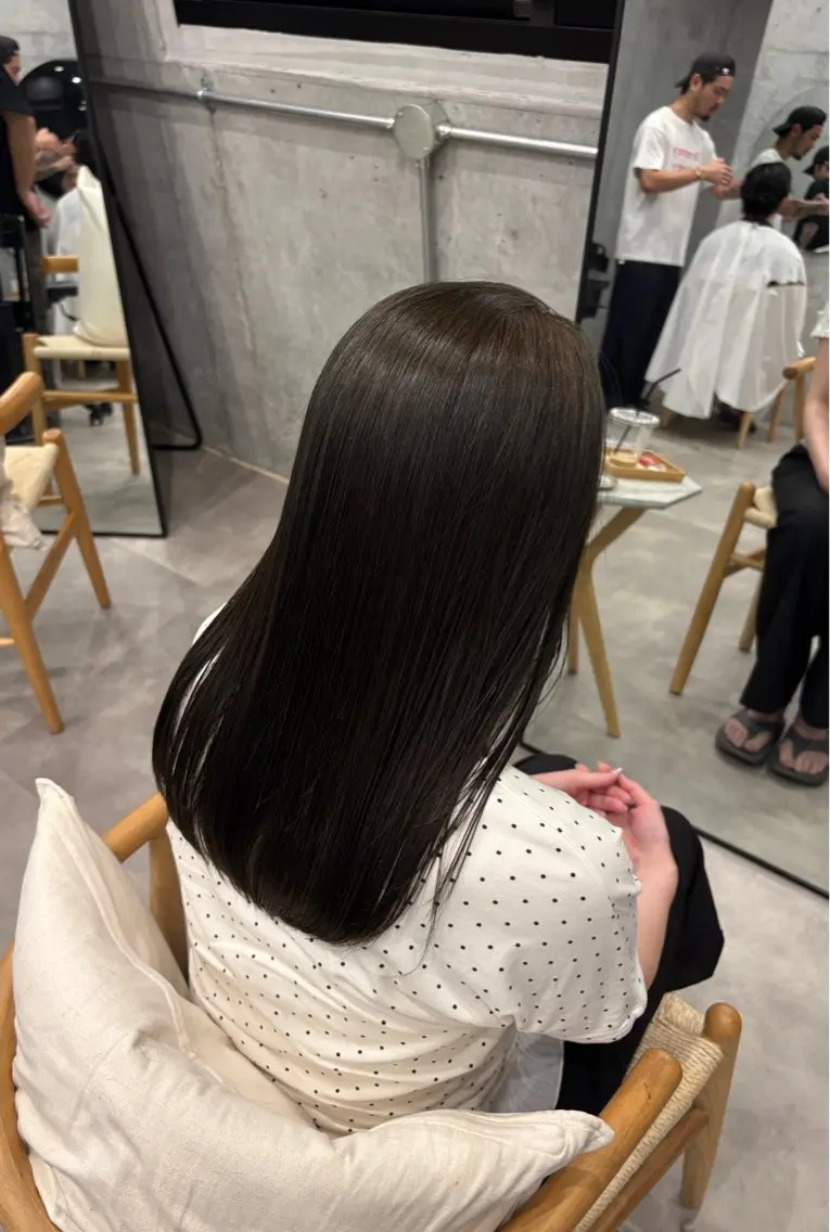 ロング ヘアカラー 三浦 真緒のヘアスタイル