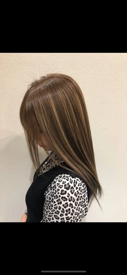 セミロング カラー ハイライトカラー ハイライト ヘアカラー ハイトーン/似合わせ 🎗️山内のヘアスタイル