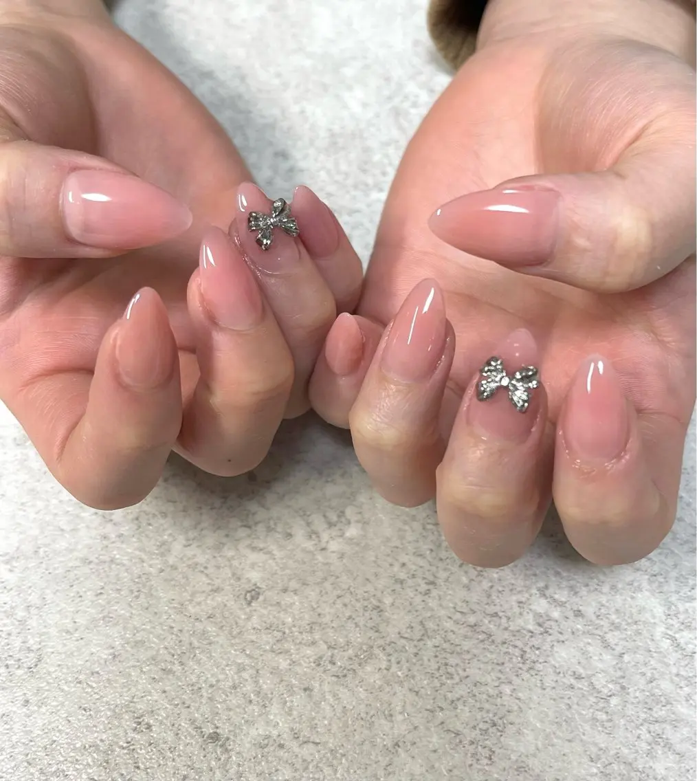 ネイル ハンドネイル ネイルルーム チャームのネイルデザイン