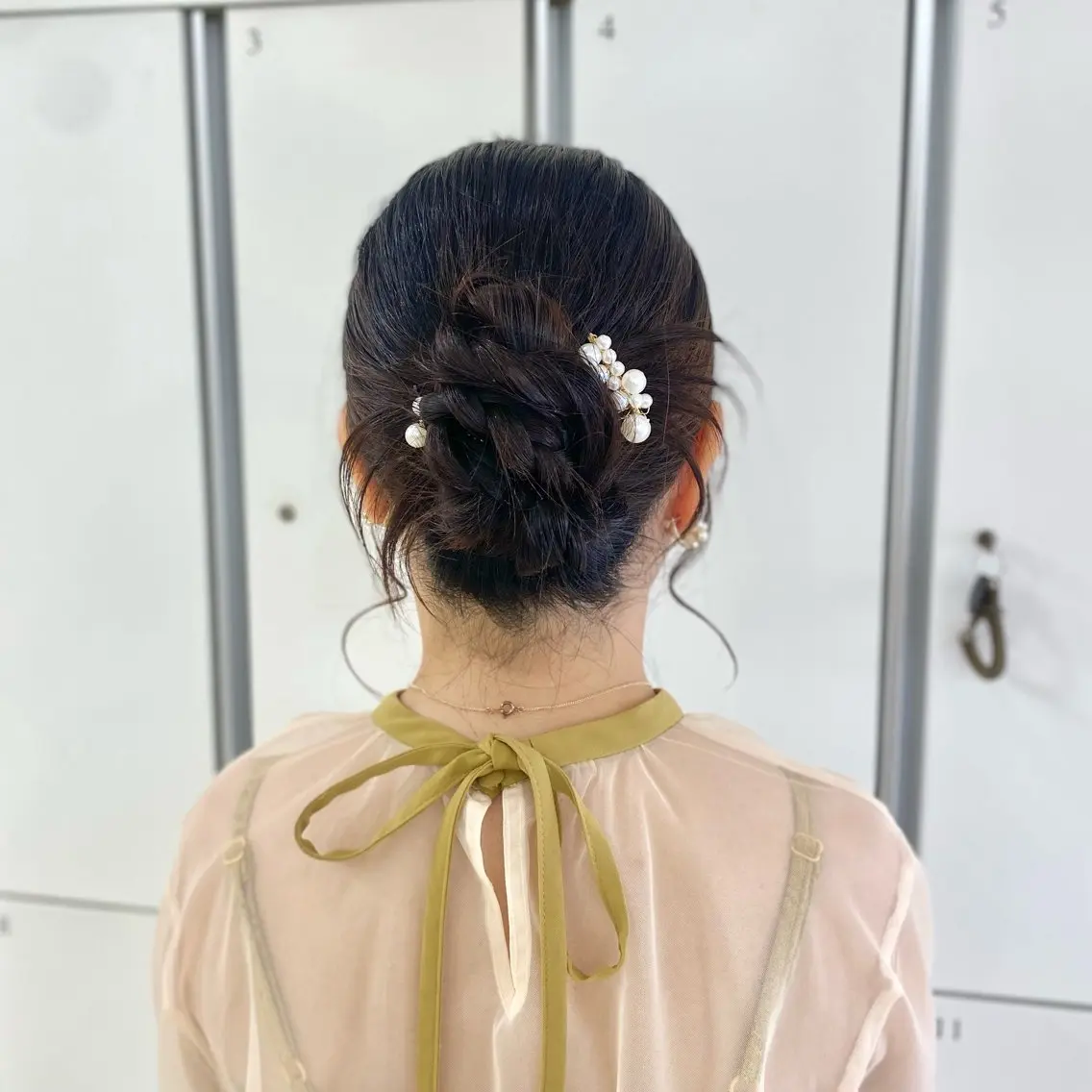 セミロング ヘアアレンジ ヘアセット 𝐓𝐎𝐍𝐄./ 𝐌𝐚𝐡𝐨🌺のマツエク・マツパデザイン