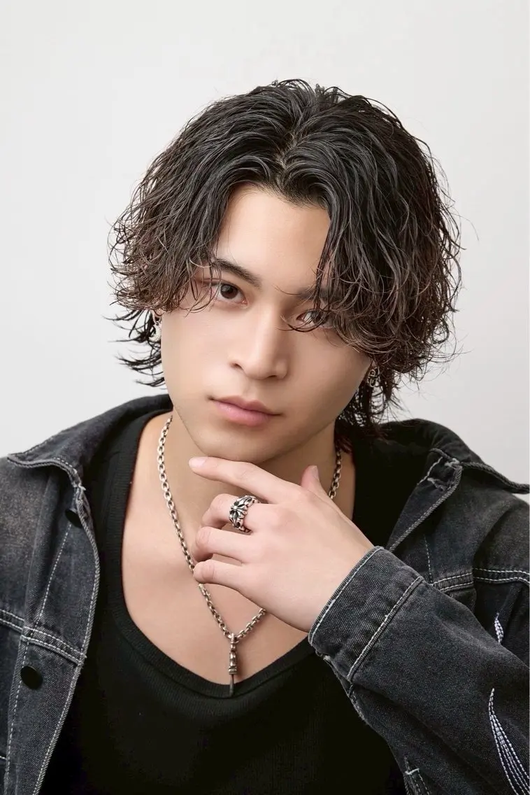 一気に男らしい印象に‼️🔥大人気 🔥【カット➕サーフカール➕5stepトリートメント】🇺🇸当日予約可能🙆‍♀️の写真