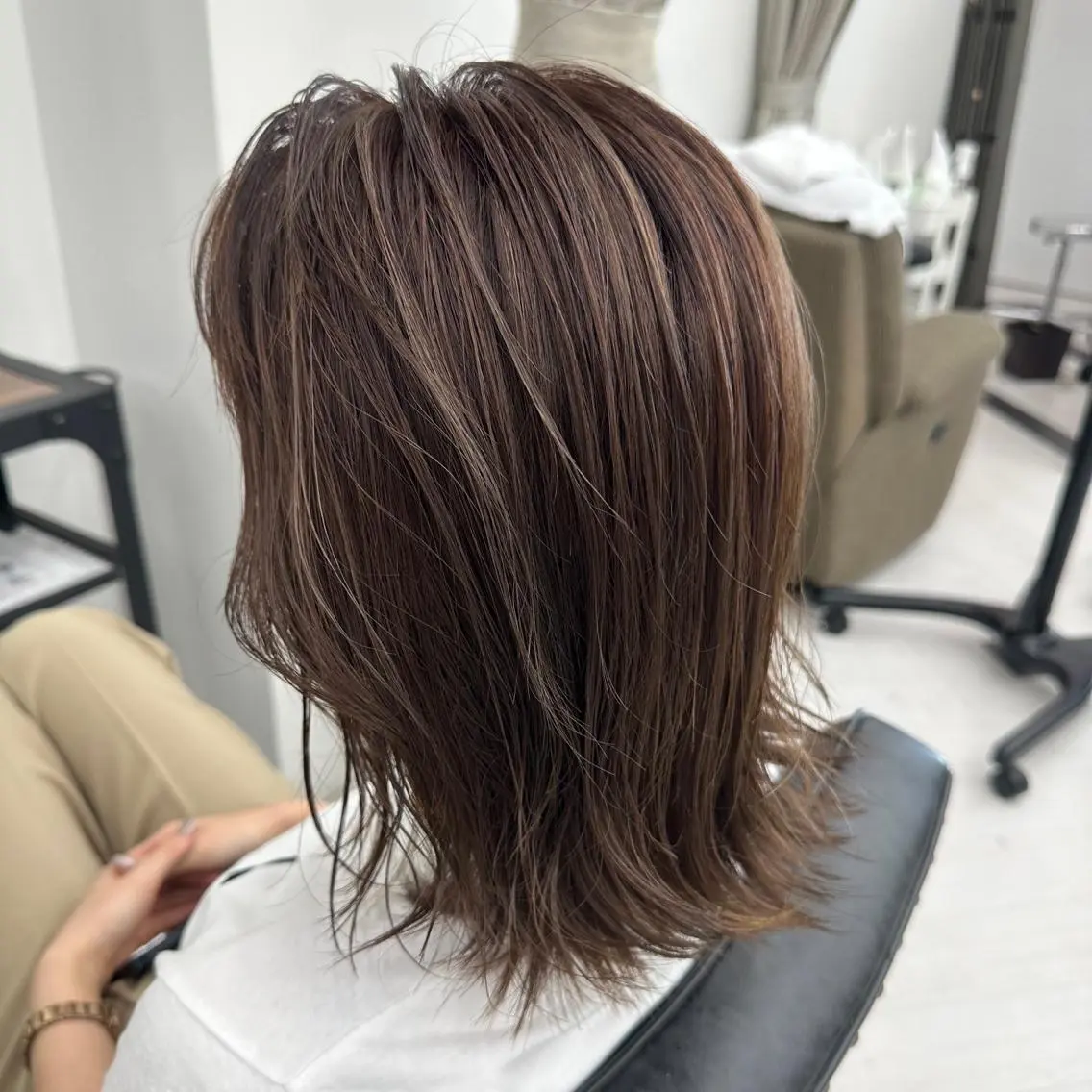 セミロング カラー パーマ ヘアアレンジ メンズ キッズ ネイル マツエク・マツパ アイブロウ メンズハイライト ハイライトカラー ハイライト mona/ ストレートスタイル✨のヘアスタイル