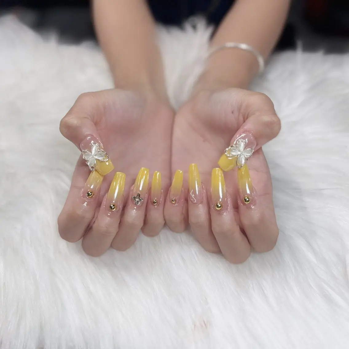 ネイル オーロラネイル チークネイル フットネイル フレンチネイル ジェルネイル ハンドネイル Nichi Nailsのネイルデザイン