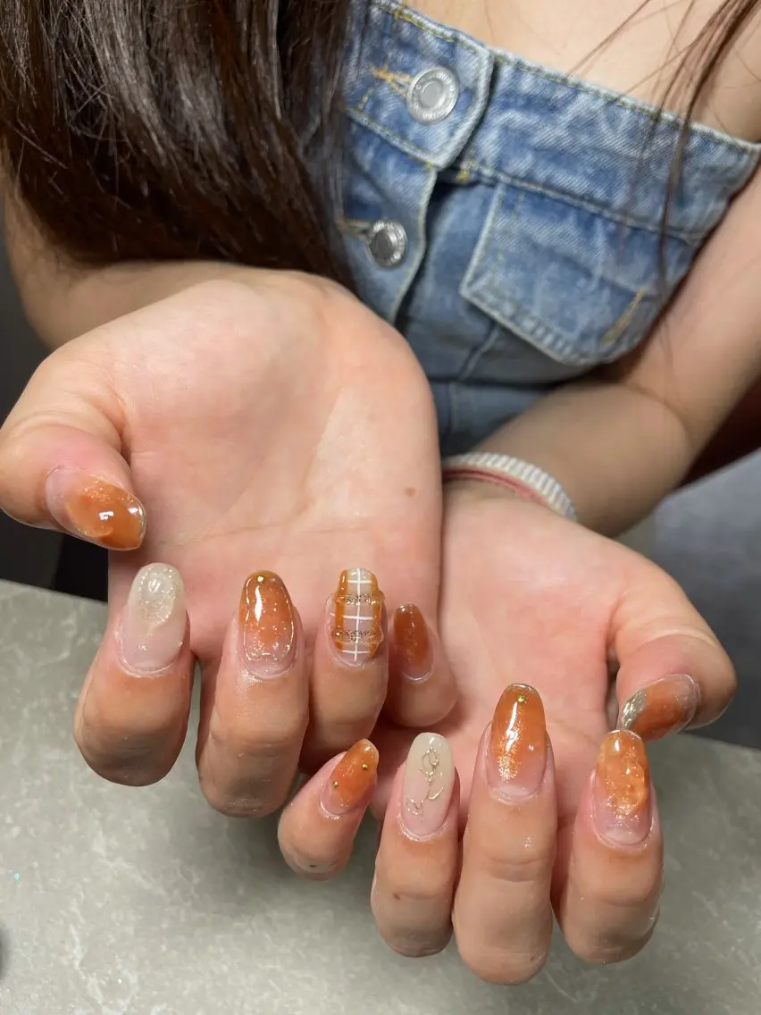 ネイル LAVISH 大和店 emi･:*+のネイルデザイン