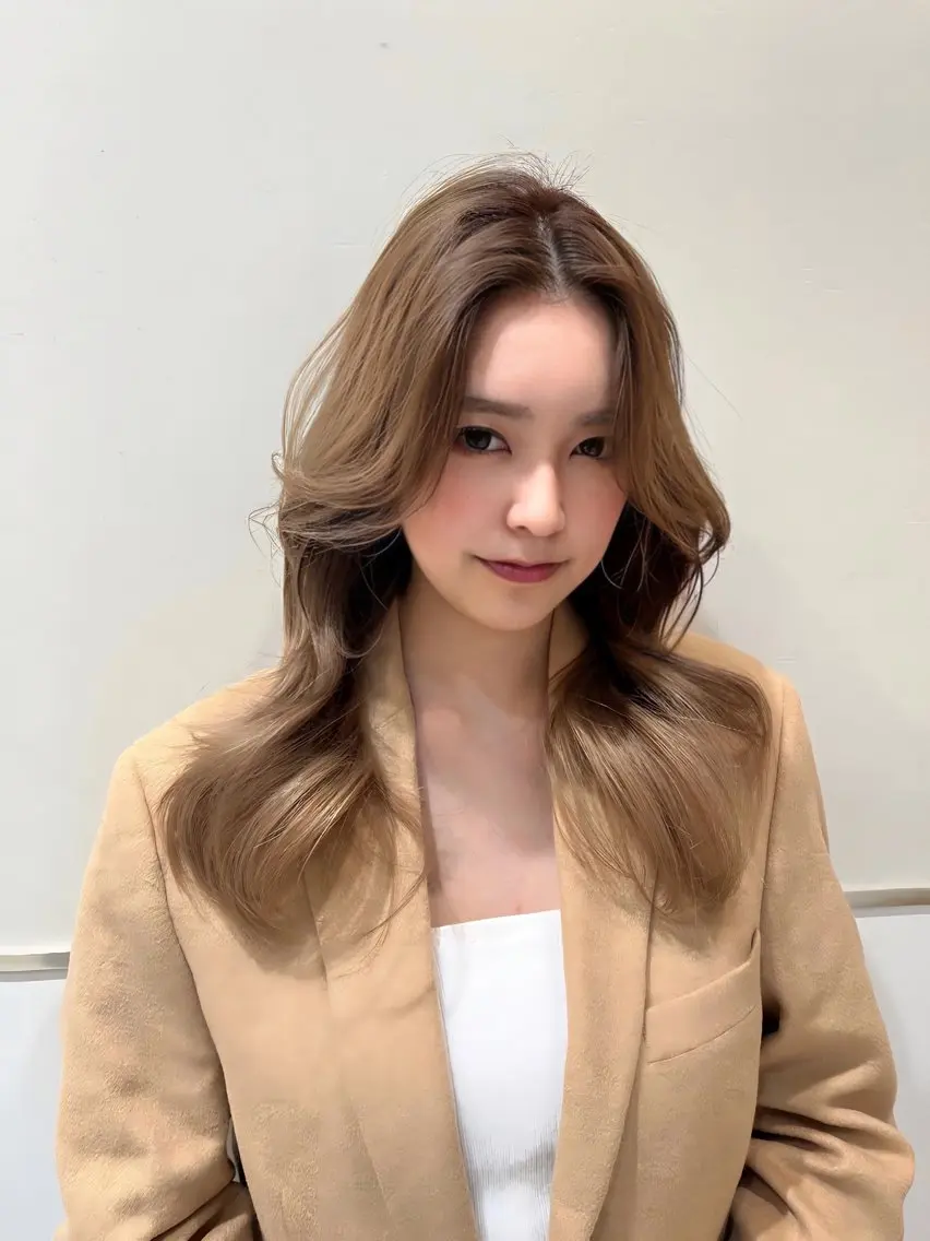 セミロング 赤み消し透明感カラー 似合わせ前髪柴田礼空のヘアスタイル