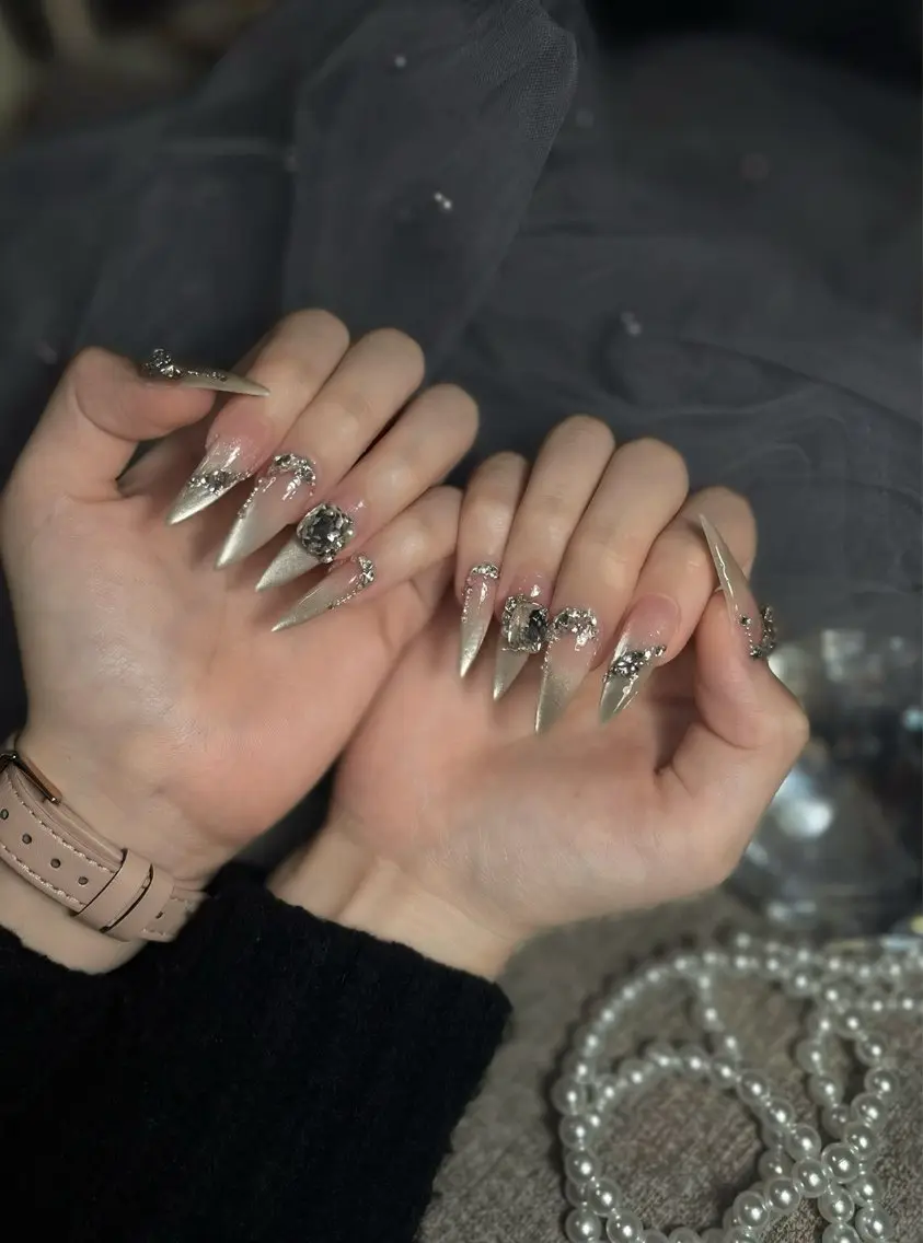 ネイル ボルドー チークネイル 長さ出し フレンチネイル ジェルネイル ハンドネイル VANI Belle Nailのネイルデザイン