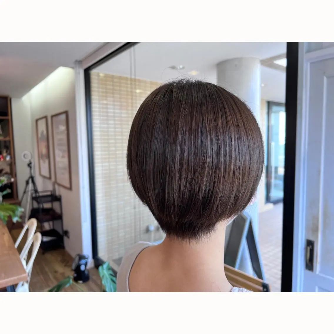 ショート カラー グレージュ オリーブグレージュ オリーブグレー ヘアカラー トリートメント ツキダテ ユイのヘアスタイル