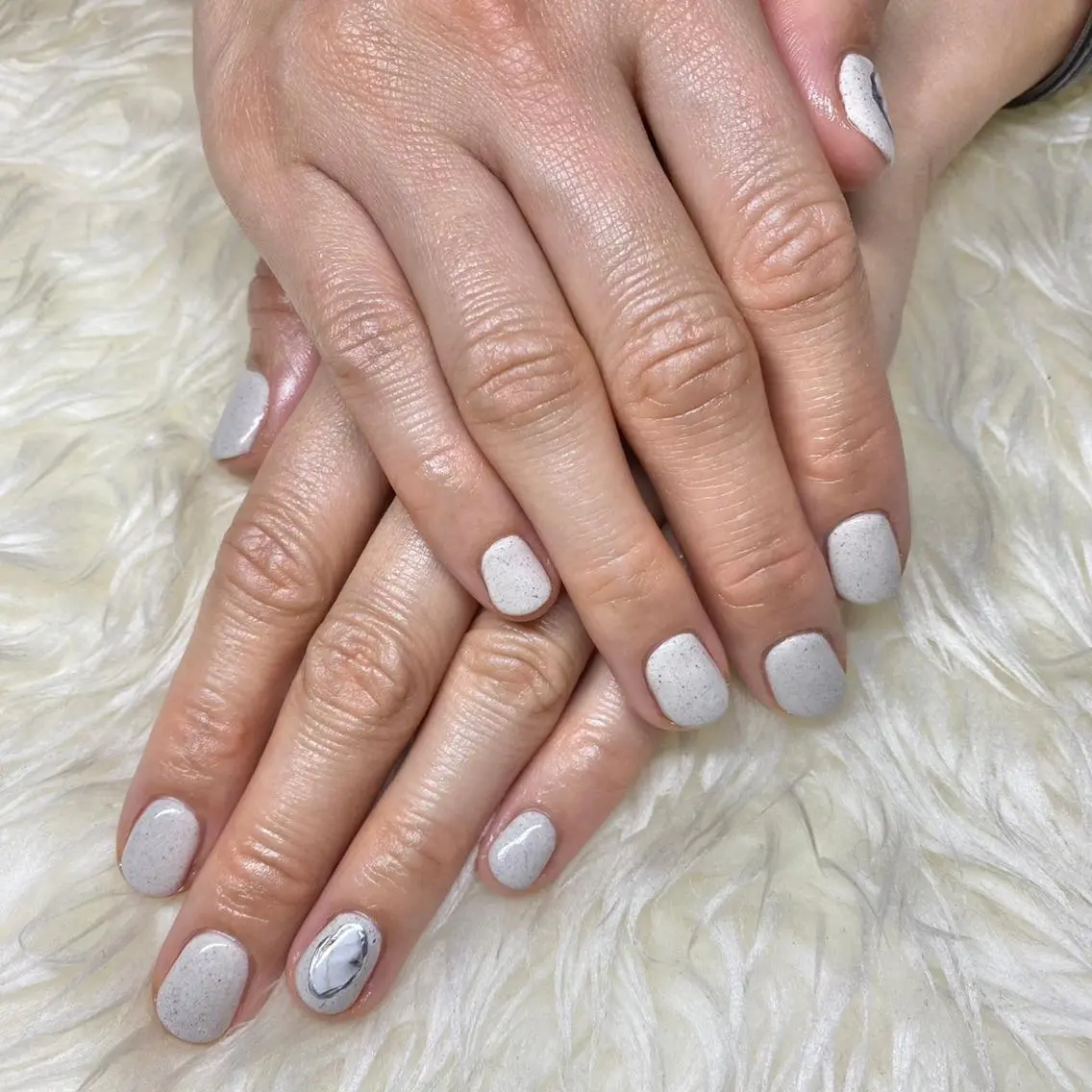 ネイル ジェルネイル シンプルネイル ハンドネイル Nail&eye Belire 新宿のネイルデザイン