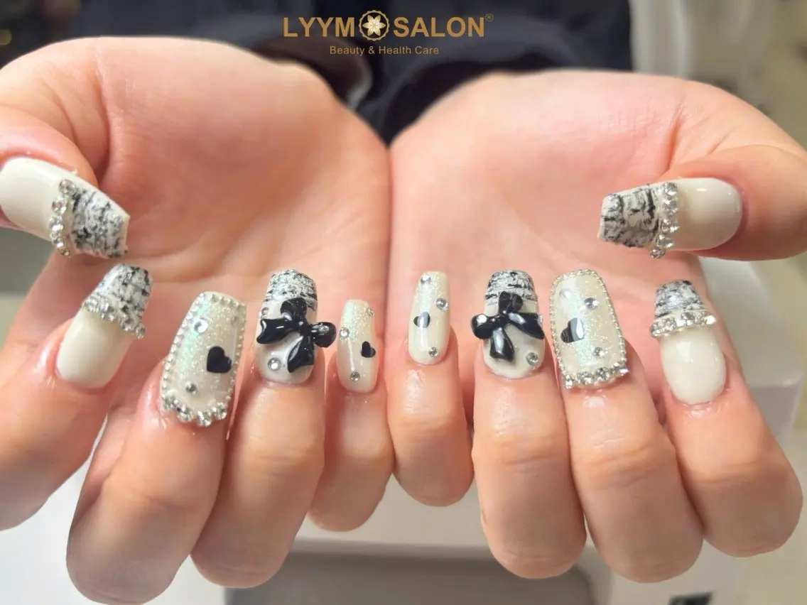 ネイル 長さ出し ハート キラキラネイル 韓国ネイル ラメ(グリッター) ハンドネイル LYYM Salonのネイルデザイン