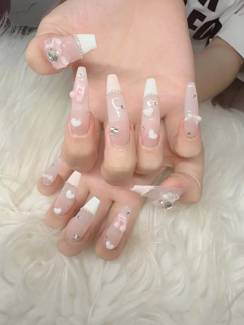 ネイル Lee Nailsのネイルデザイン