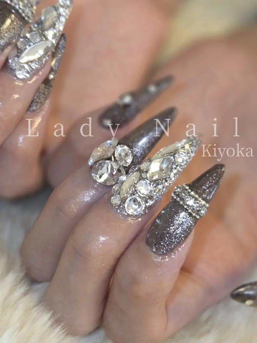 ネイル ロングネイル マグネットネイル スカルプネイル ハンドネイル Lady Nail Kiyokaのネイルデザイン
