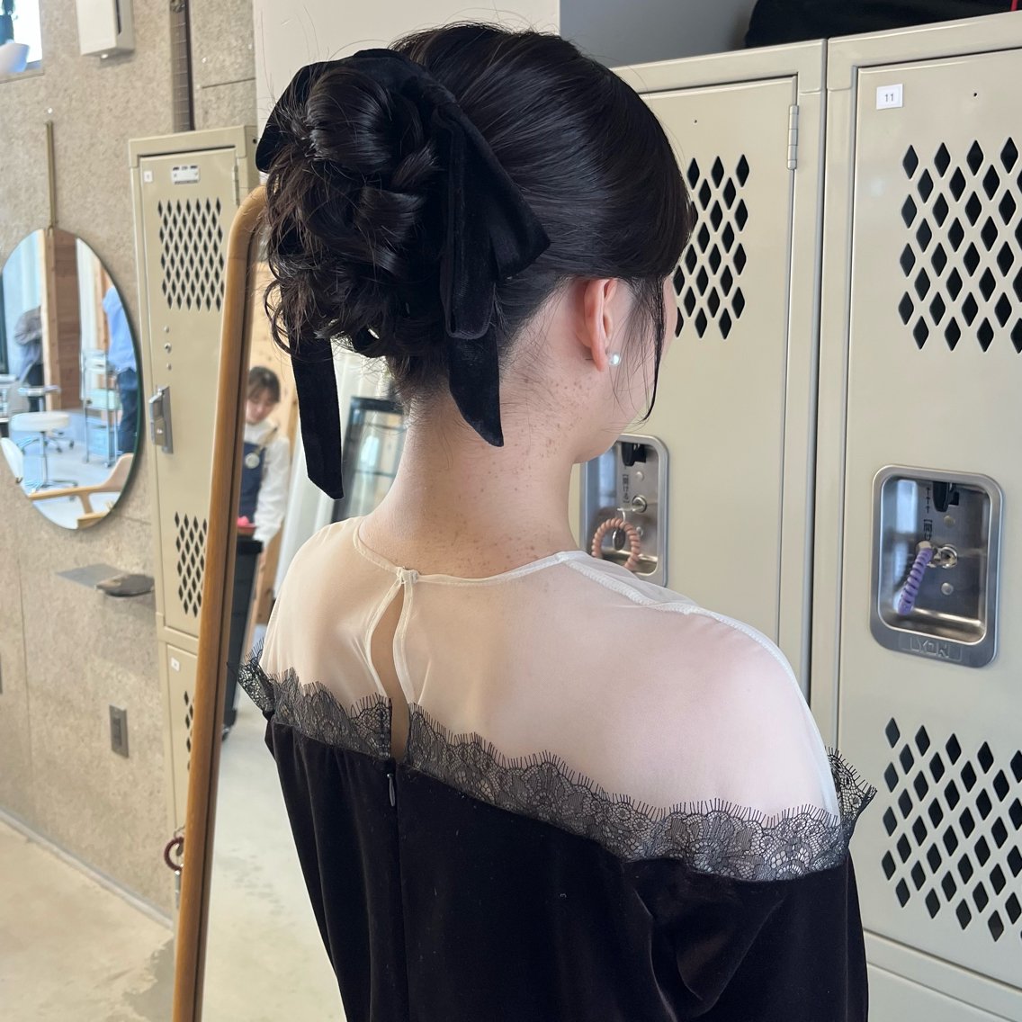ミディアム ヘアアレンジ ヘアセット SiLO yuri andoのヘアスタイル