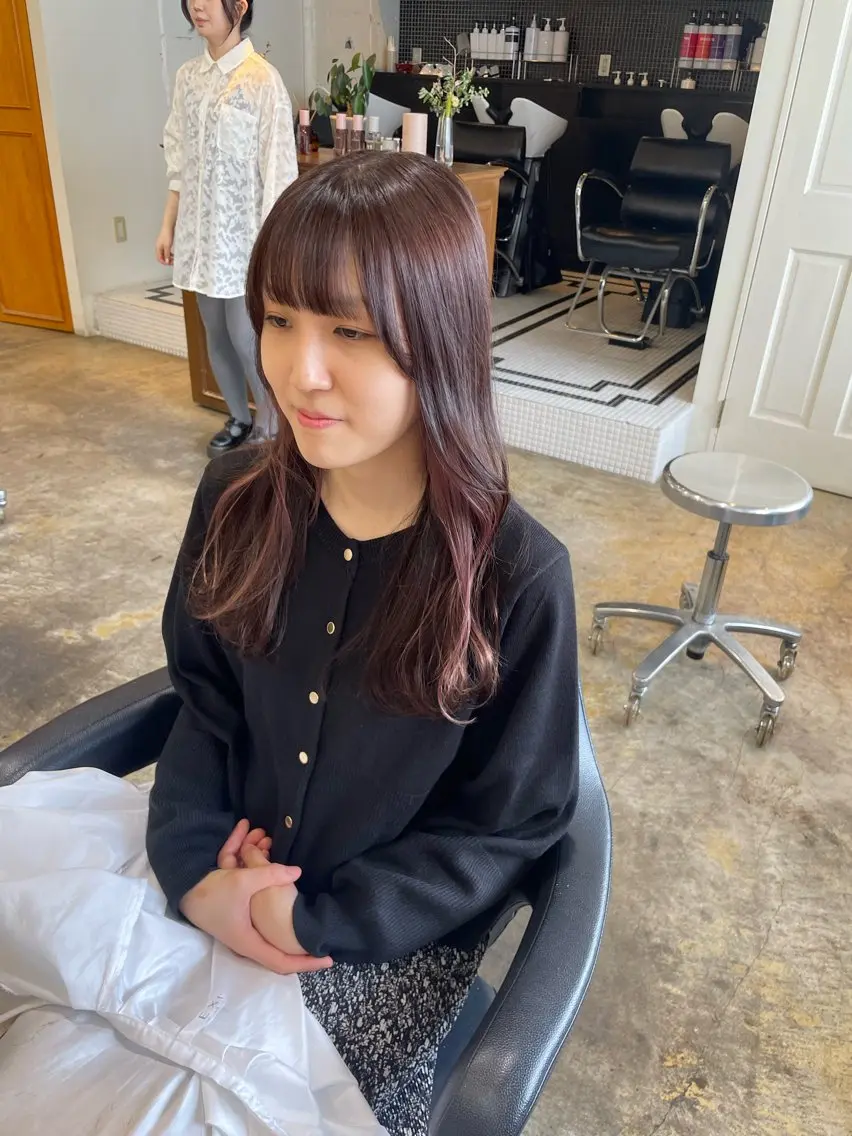 セミロング カラー ラベンダーカラー ヘアカラー トリートメント MIOベージュカラー 柔らかいカラーのヘアスタイル