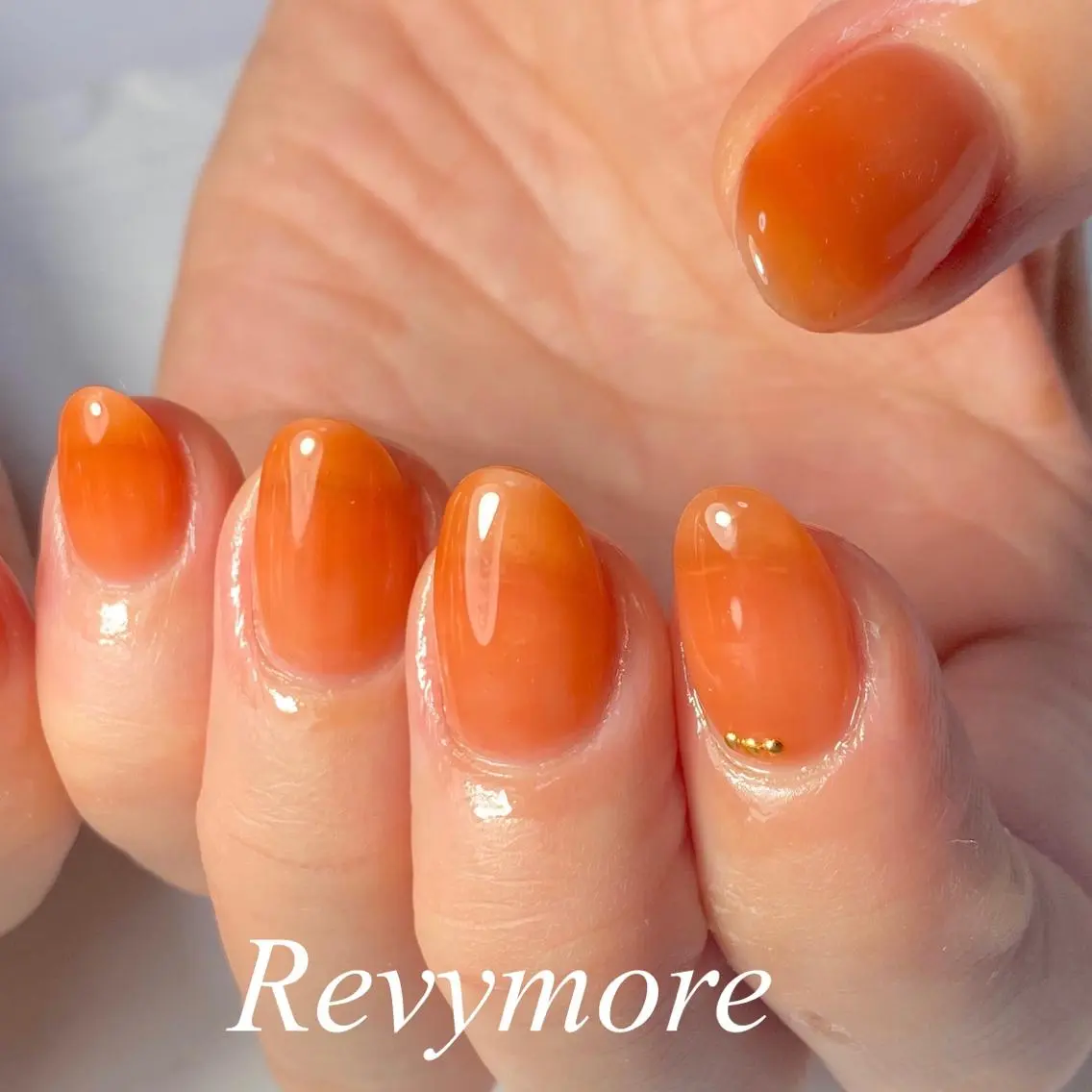 ショート ネイル ジェルネイル ニュアンスネイル オフィスネイル オレンジ シンプルネイル nail salon Revymoreのネイルデザイン