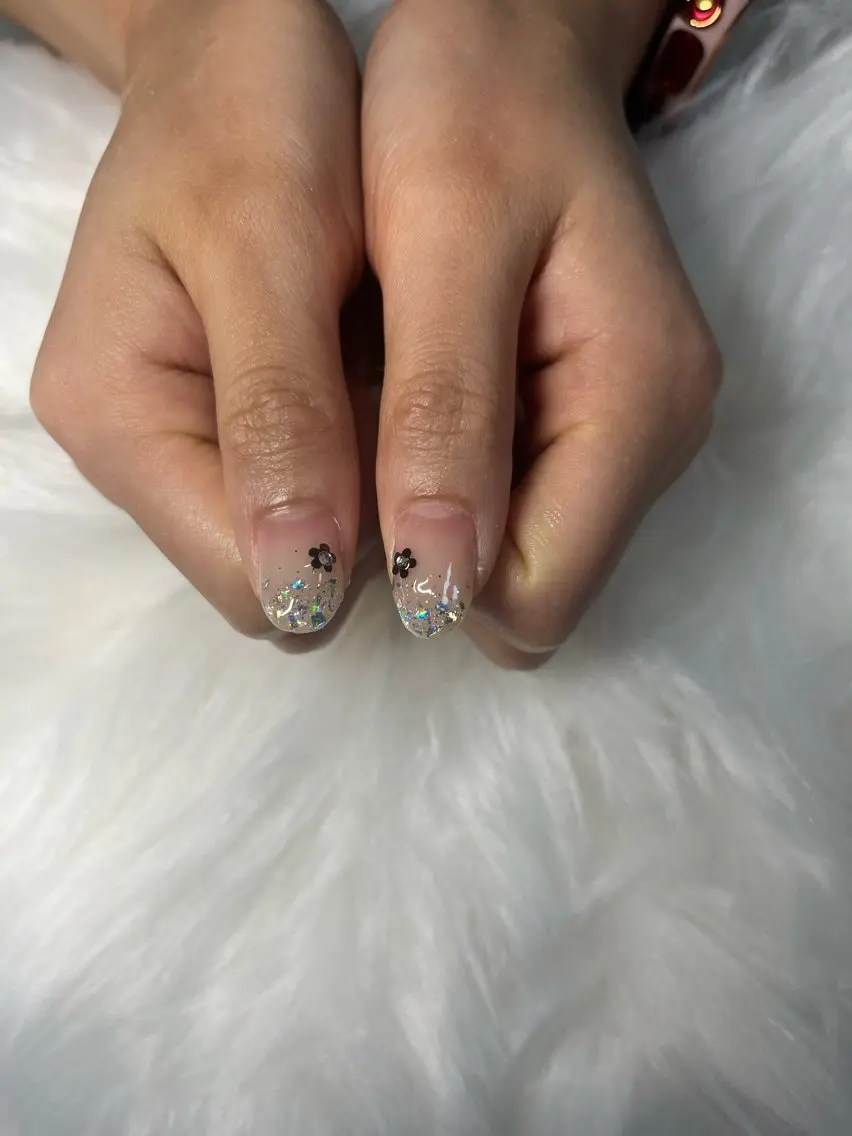 ネイル ホログラムネイル lily nailのネイルデザイン