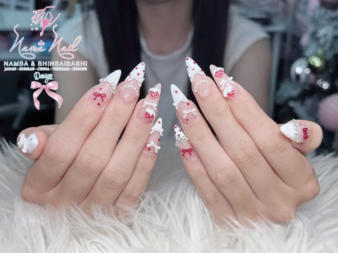 セミロング ハンドネイル Linanail Nambaのネイルデザイン