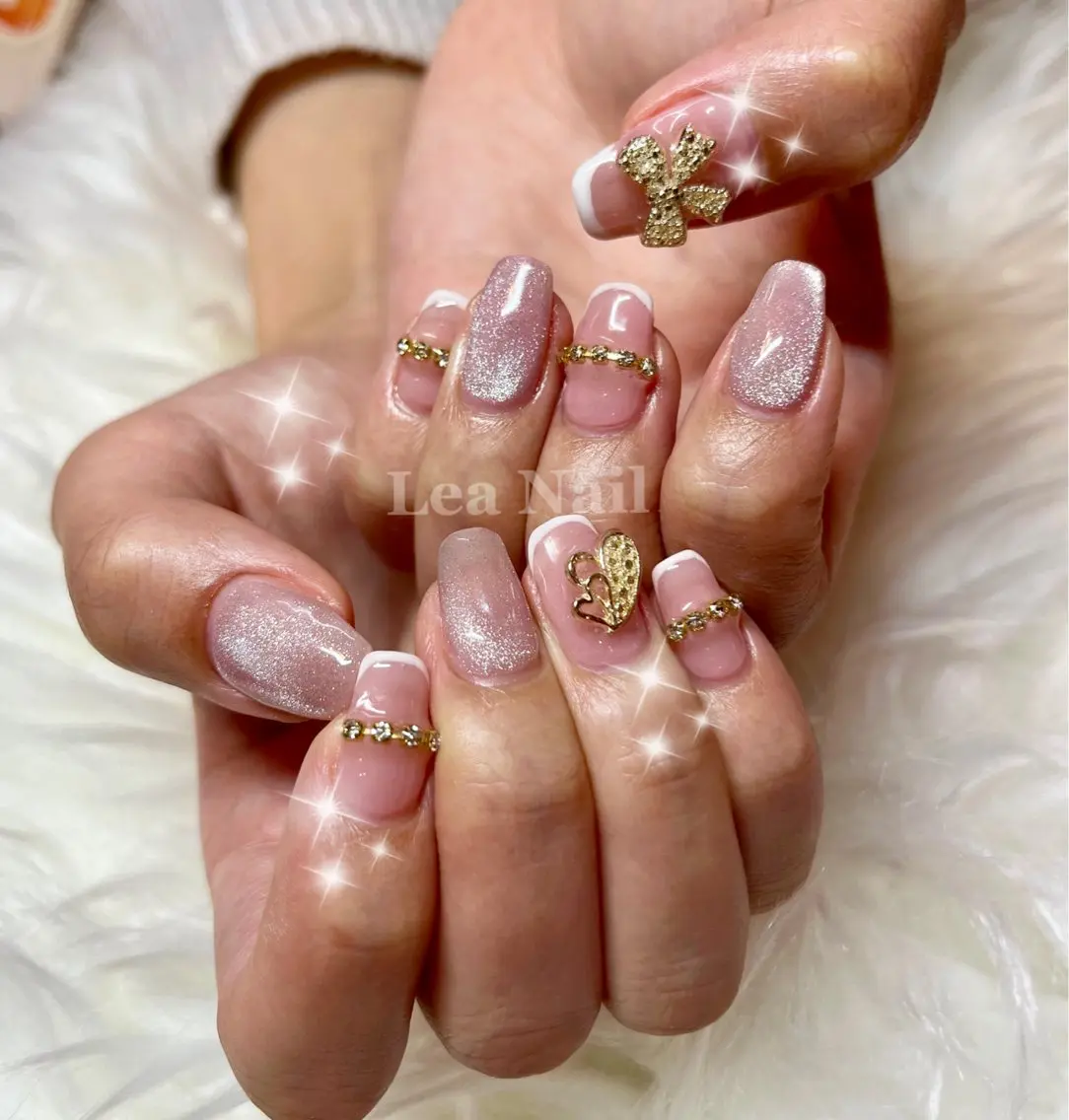 ネイル フレンチネイル マグネットネイル 持ち込み Lea Nailのネイルデザイン