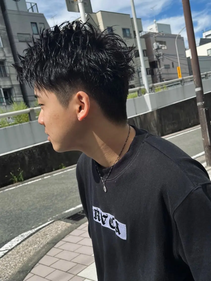 ショート メンズ アップバング ツーブロック ショートヘア メンズ曲がる 縮毛矯正/駅徒歩4分のヘアスタイル