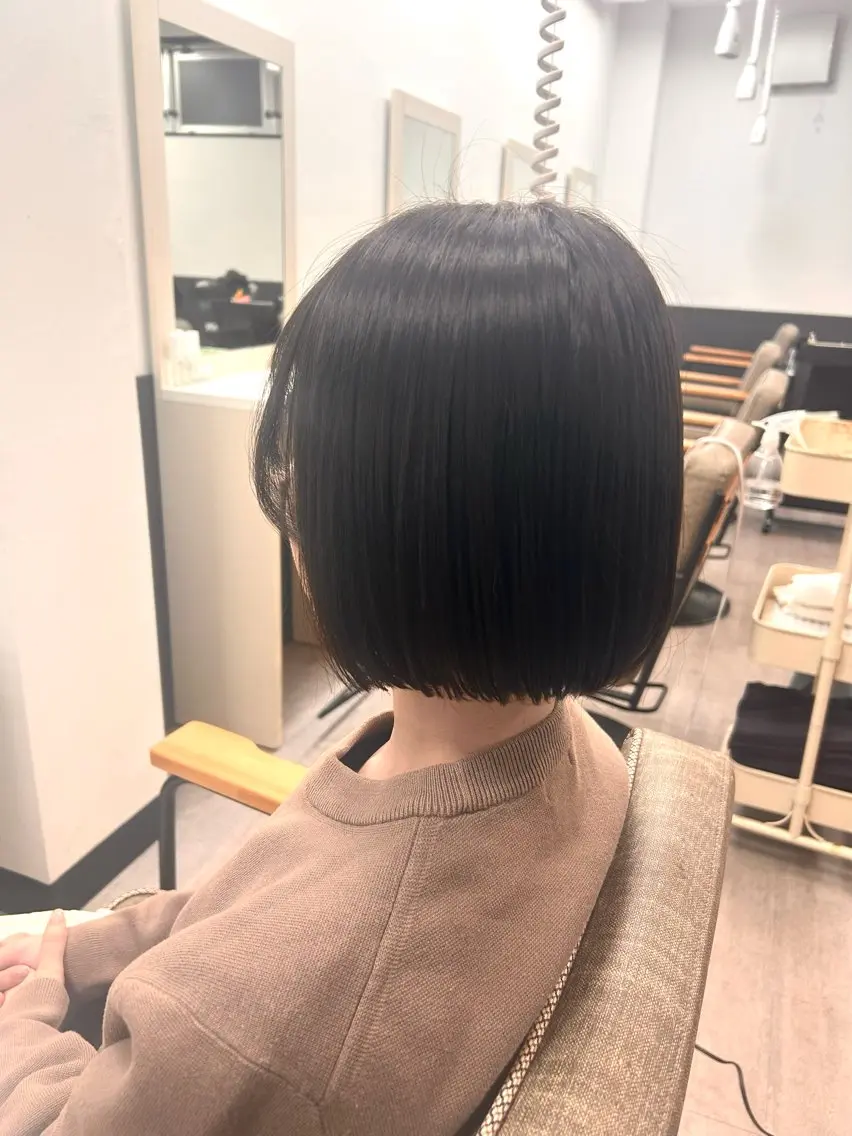 ショート カット 艶髪カラー┊︎ レイヤーボブ🍀きりのヘアスタイル