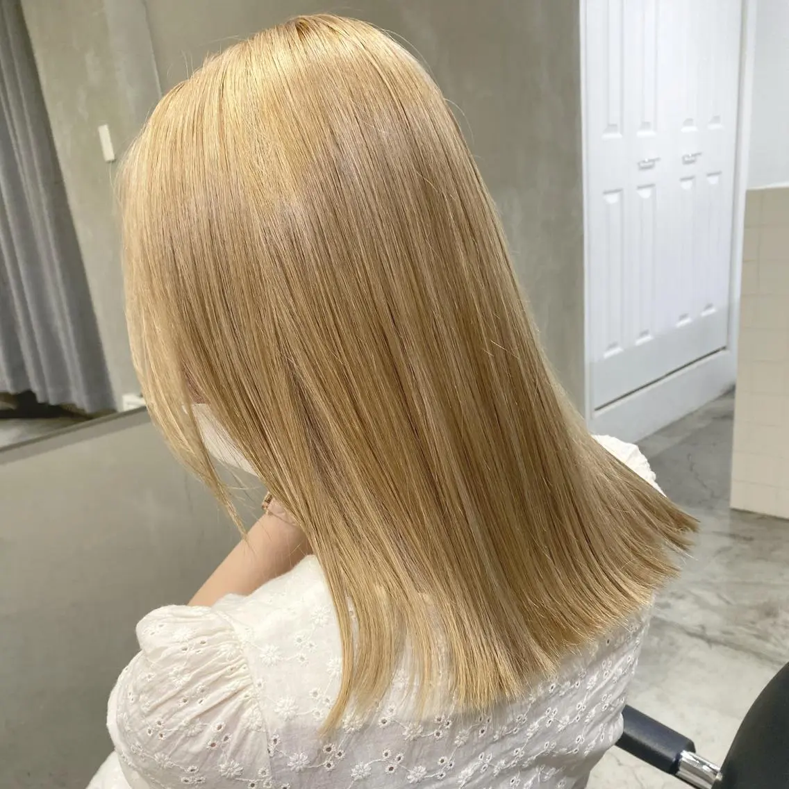 ミディアム カラー ヘアアレンジ 切りっぱなしボブ ミディアムパーマ アッシュ アッシュグレー バレイヤージュ ササキカズマ〻透明感 〻色落ち〻赤み消しのヘアスタイル
