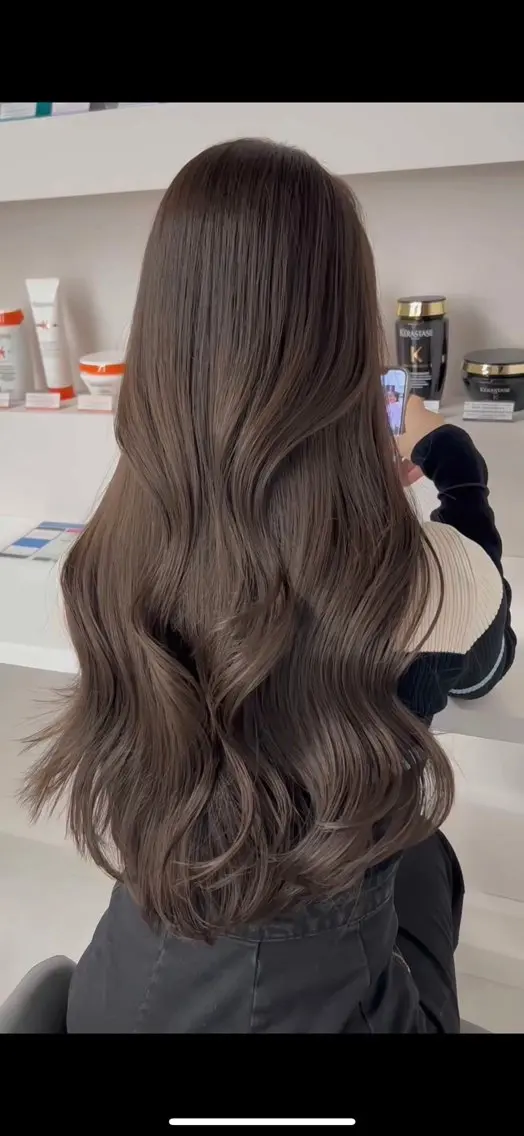 カラー モリシタ チョウのヘアスタイル