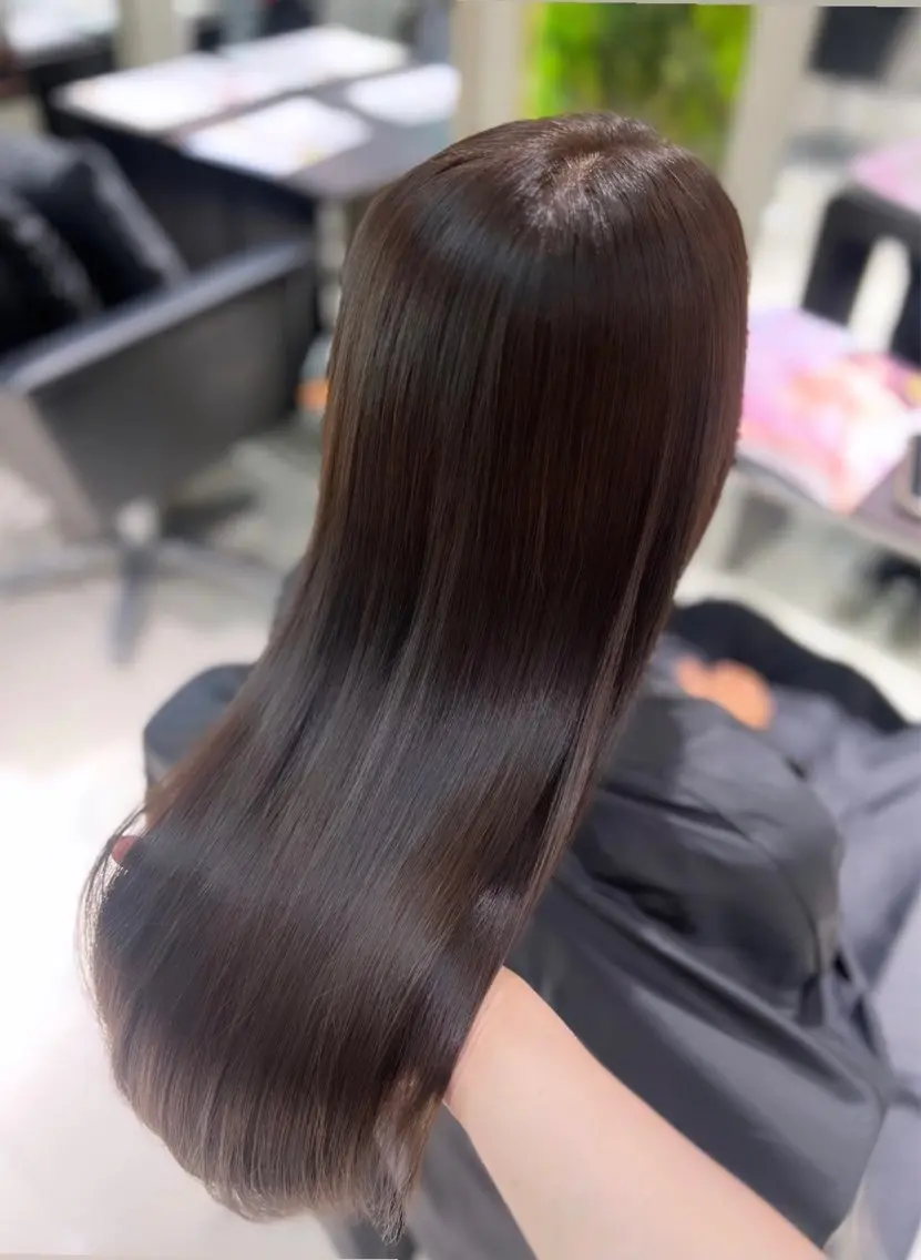 ロング カラー レイヤー×艶髪🤎. 𝜗𝜚hitomiのヘアスタイル