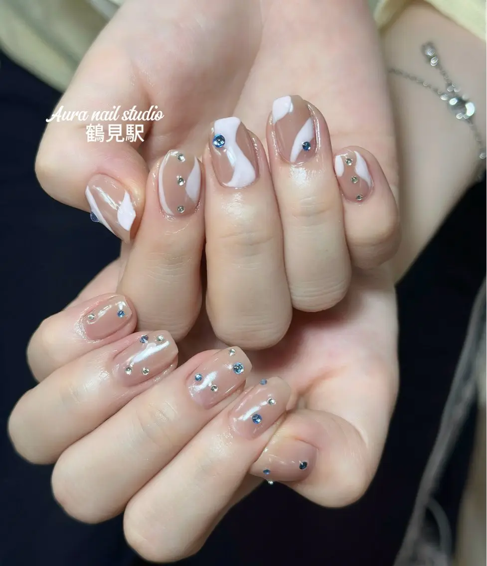 ネイル ハンドネイル Aura nail 🍐💫のネイルデザイン