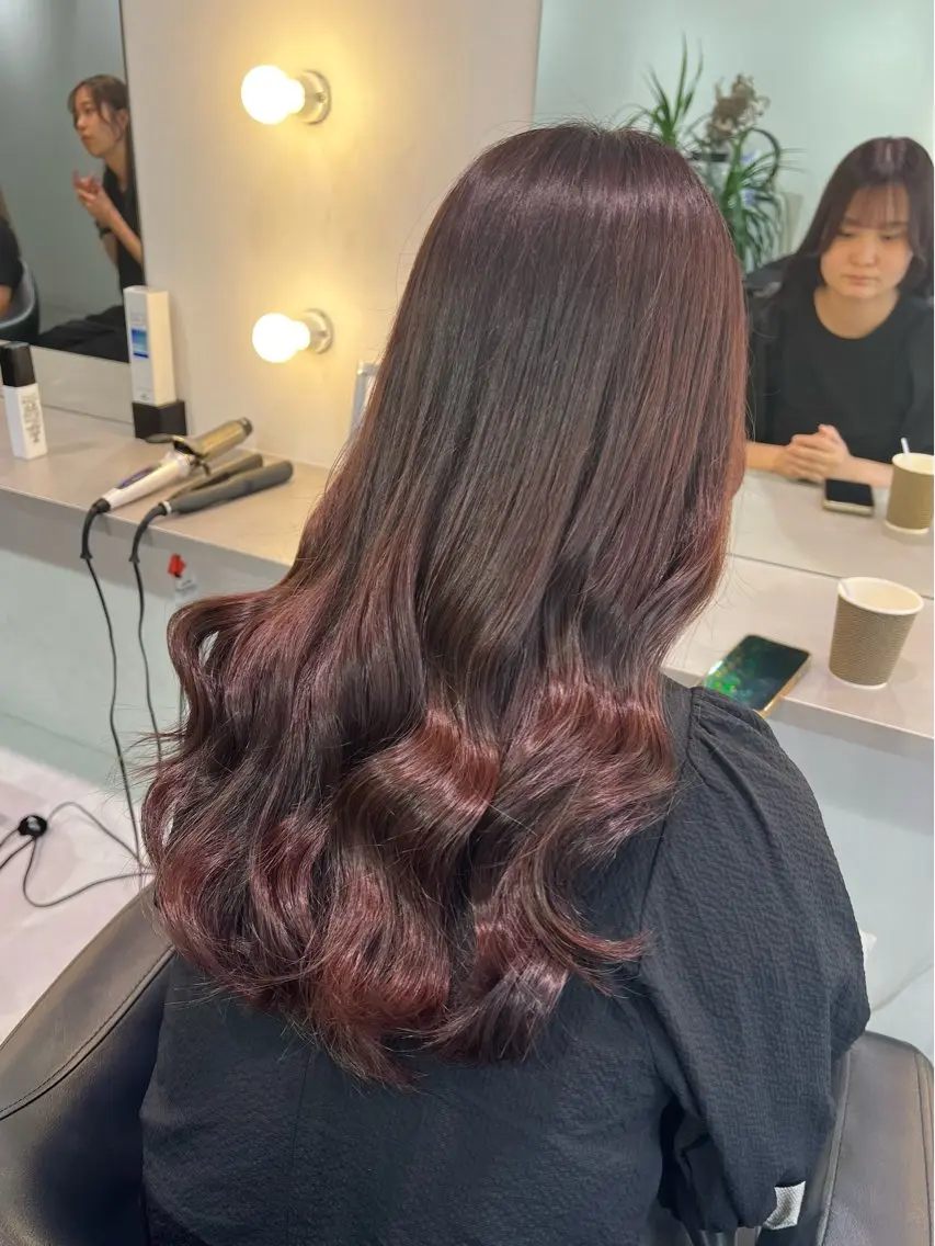 ミディアム ラベンダーブラウン ヘアカラー VISION 巻幡野花のヘアスタイル