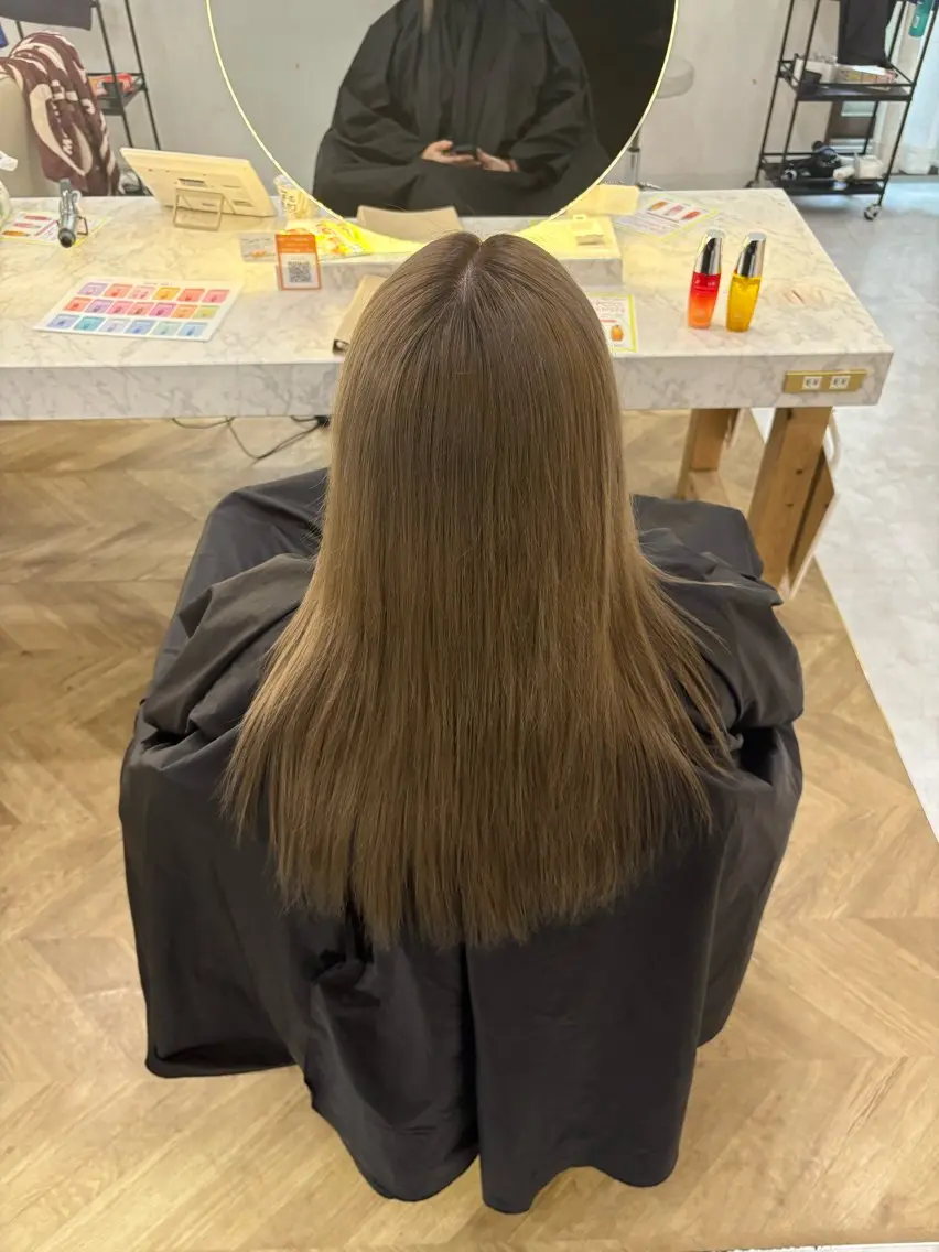 セミロング カラー ハイトーンカラー カット ヘアカラー トリートメント 透明感カラー/レイヤ ーカット/須永さくらのヘアスタイル