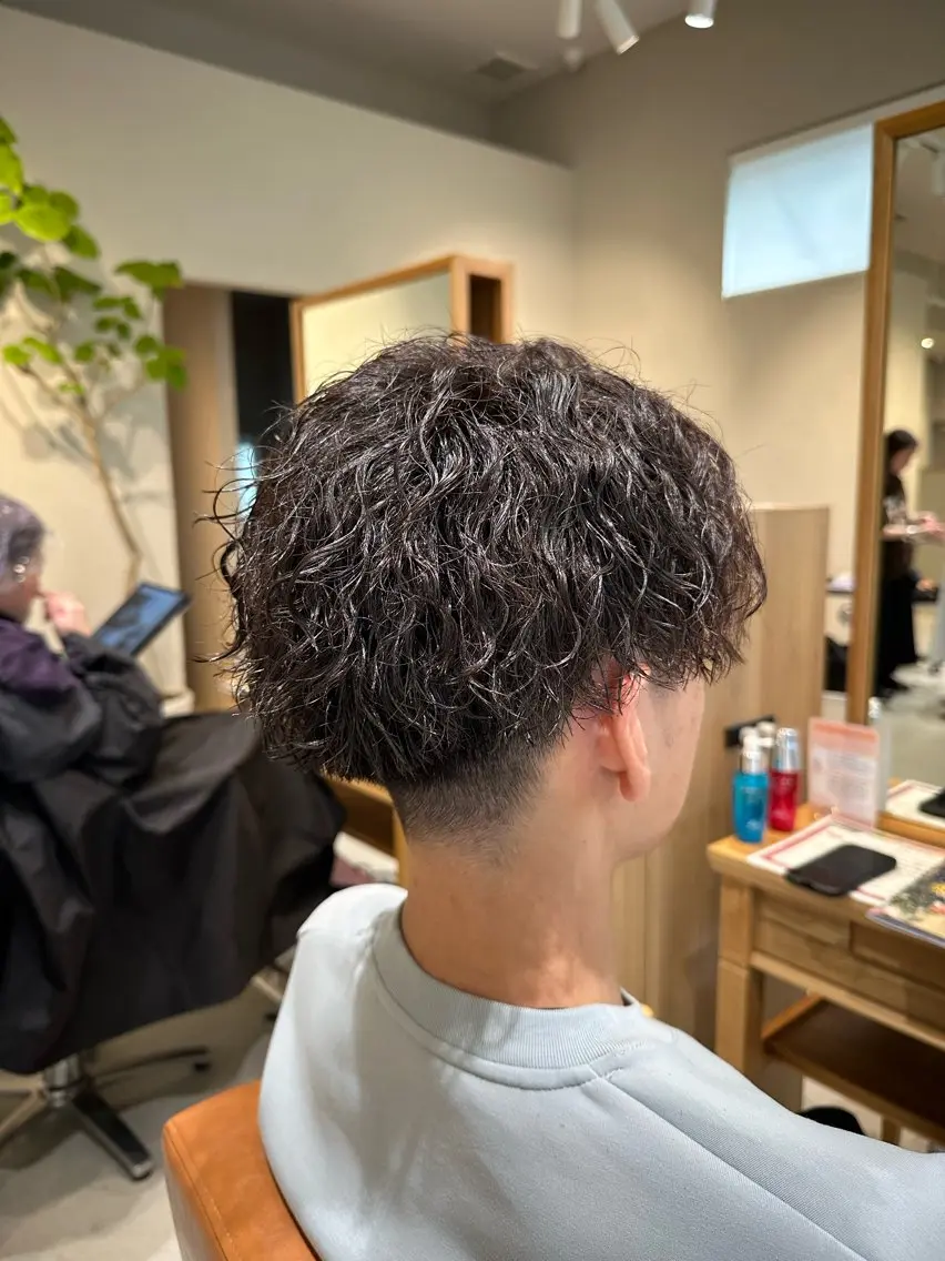 メンズカット+ツイストスパイラルパーマ+クイックヘアエステ+炭酸スパの写真