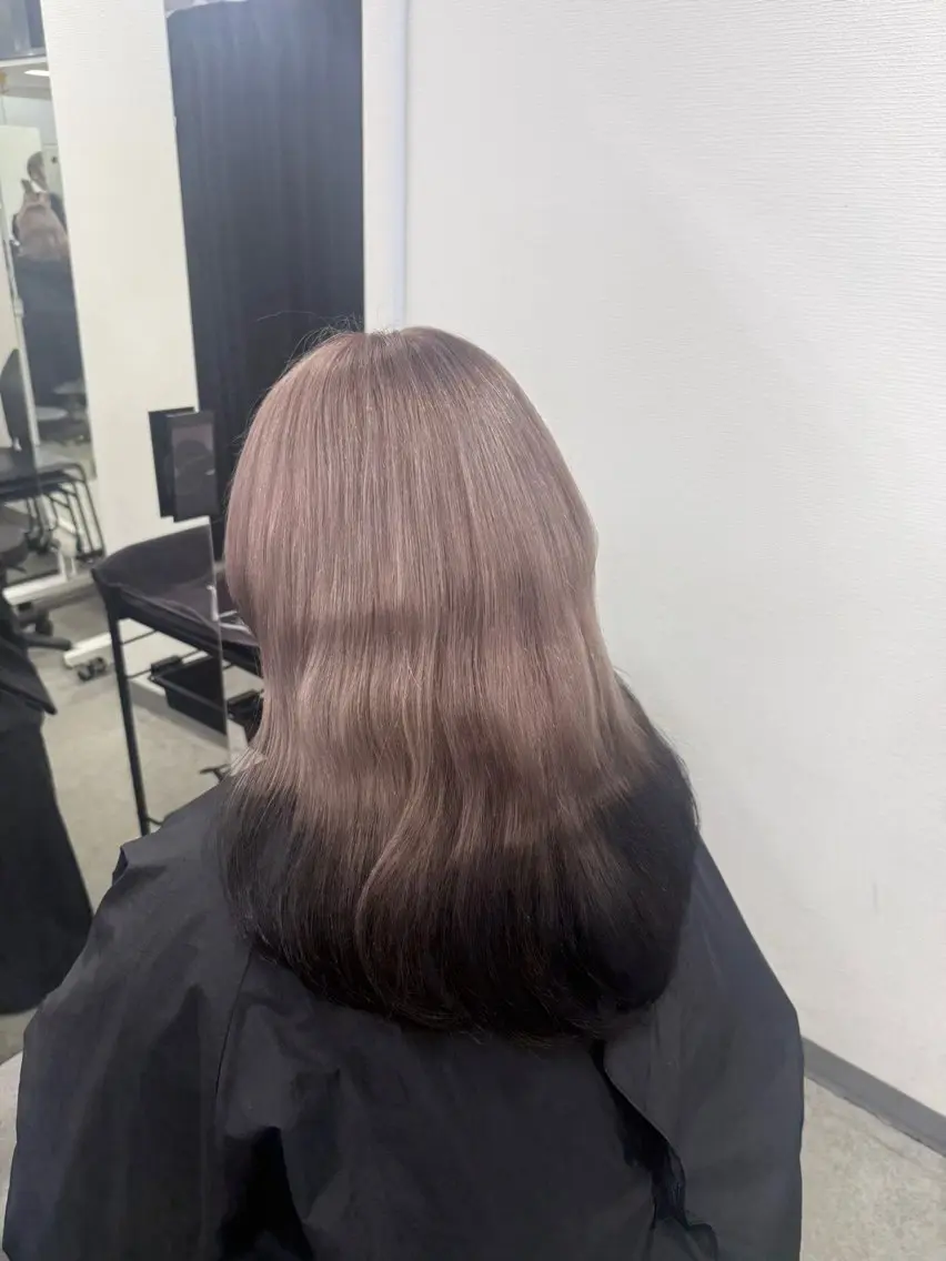 ロング ヘアカラー ブリーチありなし× 淡色🎀𝑼𝑻𝑨のヘアスタイル