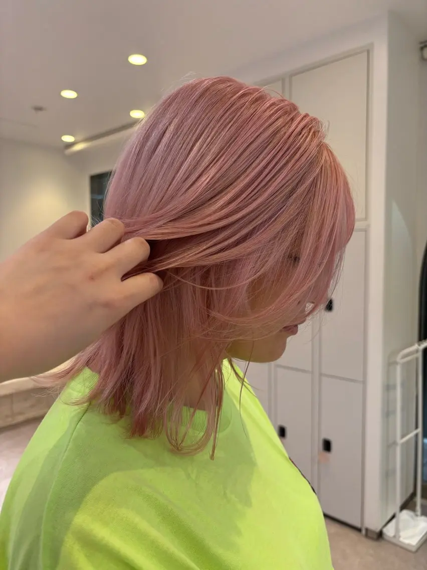 カラー ピンクカラー ヘアカラー 若松 心和のヘアスタイル