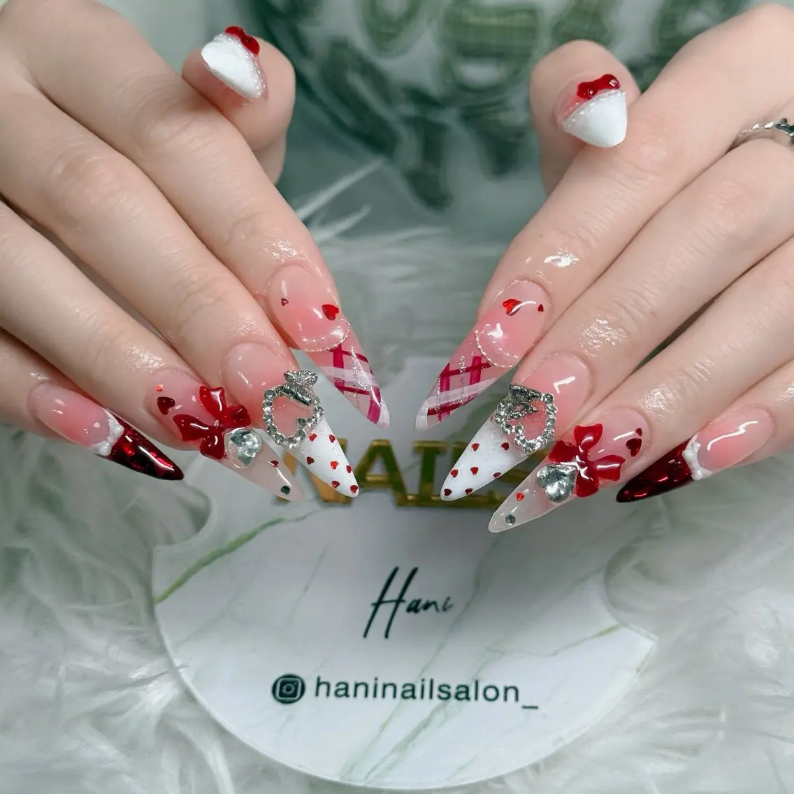 ネイル 成人式 ロングネイル マグネットネイル 大理石ネイル(マーブル) リボン ハンドネイル Hani Nail Salonのネイルデザイン