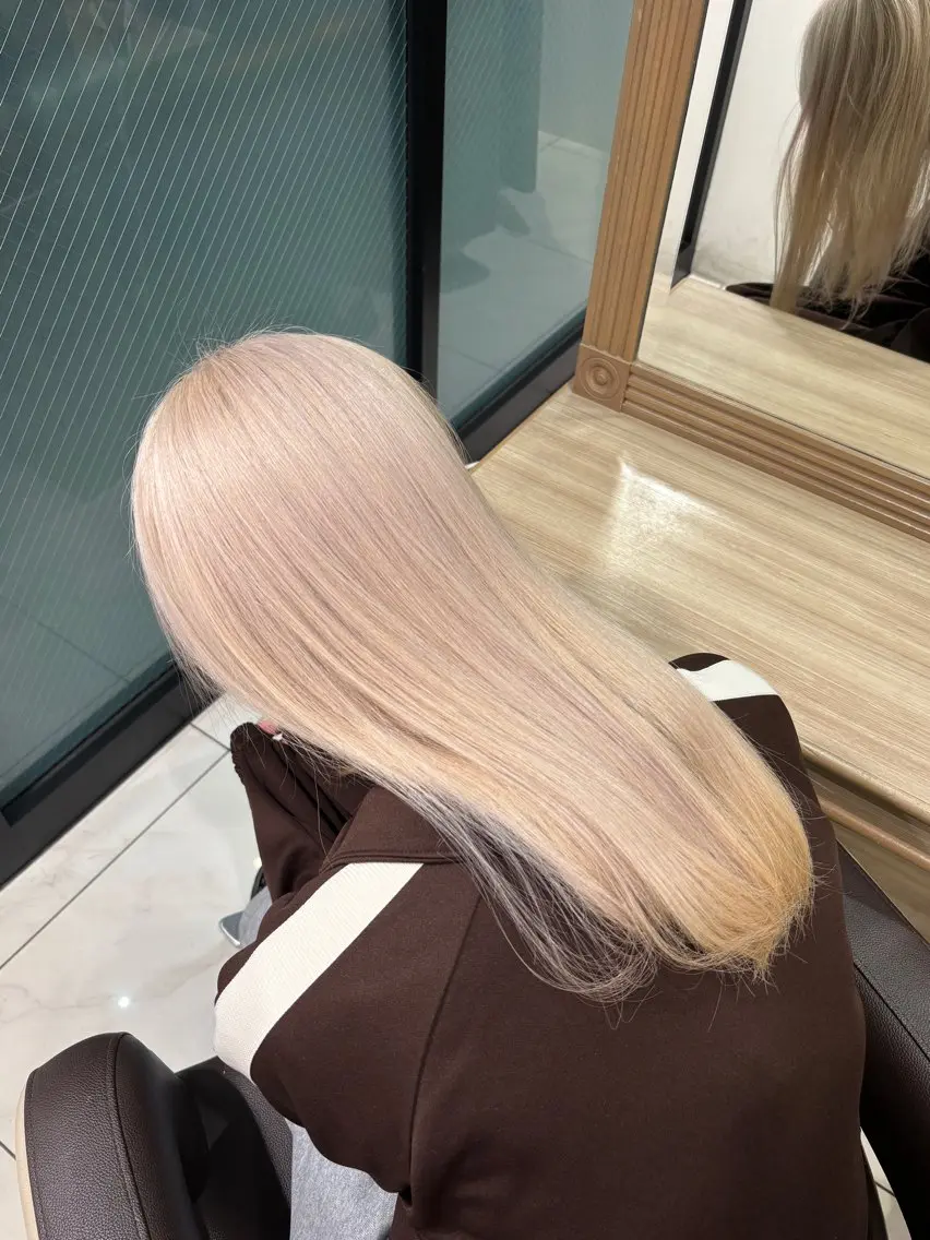 セミロング カラー ベージュカラー ホワイトベージュ ヘアカラー ブリーチカラー/ダブ ルカラー/みゆ🩰のヘアスタイル