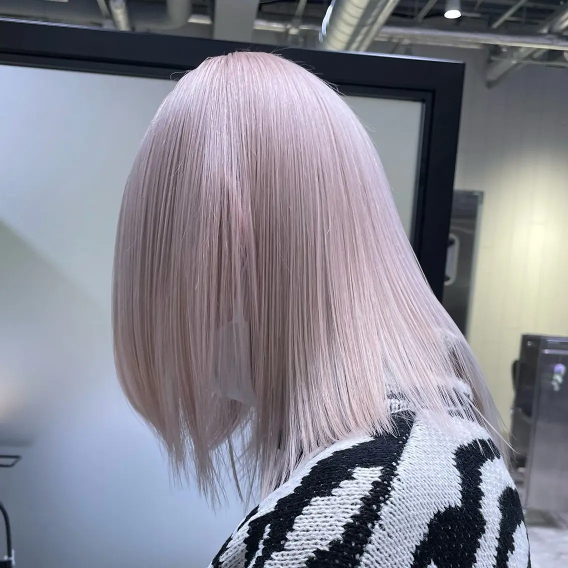 ショート カラー 透明感🎀艶髪 💞まいか🎶のヘアスタイル