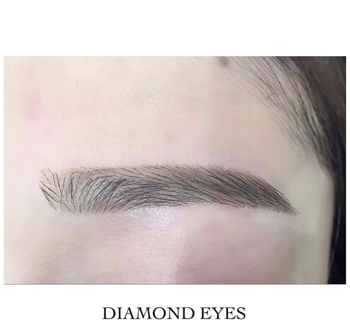 簡単に眉を整えたい方💎眉カットの写真