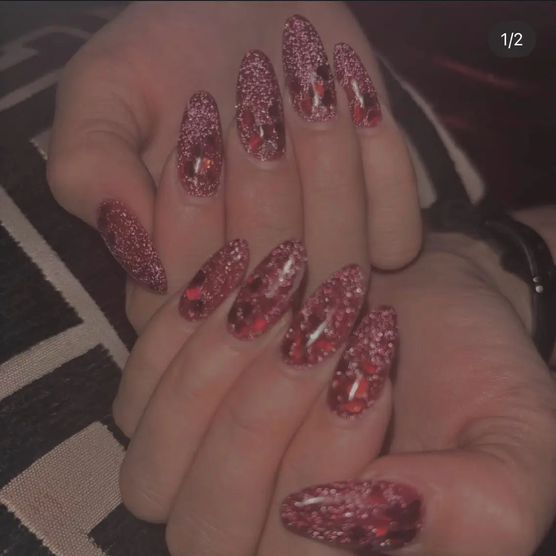 ロング ハンドネイル 吉本 紅音のネイルデザイン