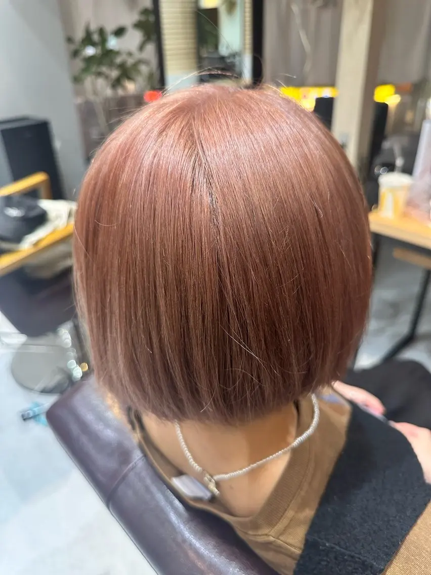 ショート カラー ベージュカラー ブリーチ コーラルベージュ 🫧MANA🫧縮毛 矯正モデル募集中🧡のヘアスタイル
