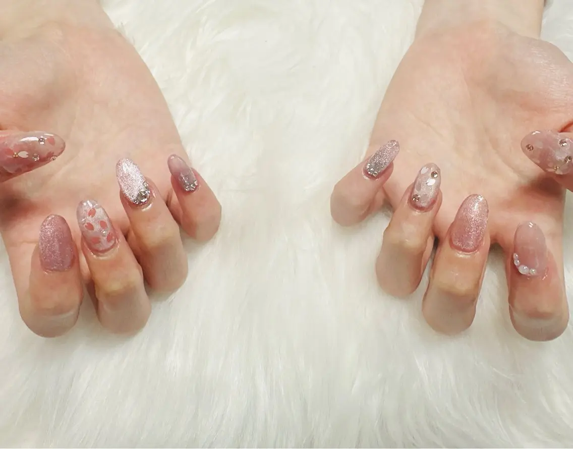 ネイル 卒業式 キラキラネイル マグネットネイル nailsalon oluoluのネイルデザイン