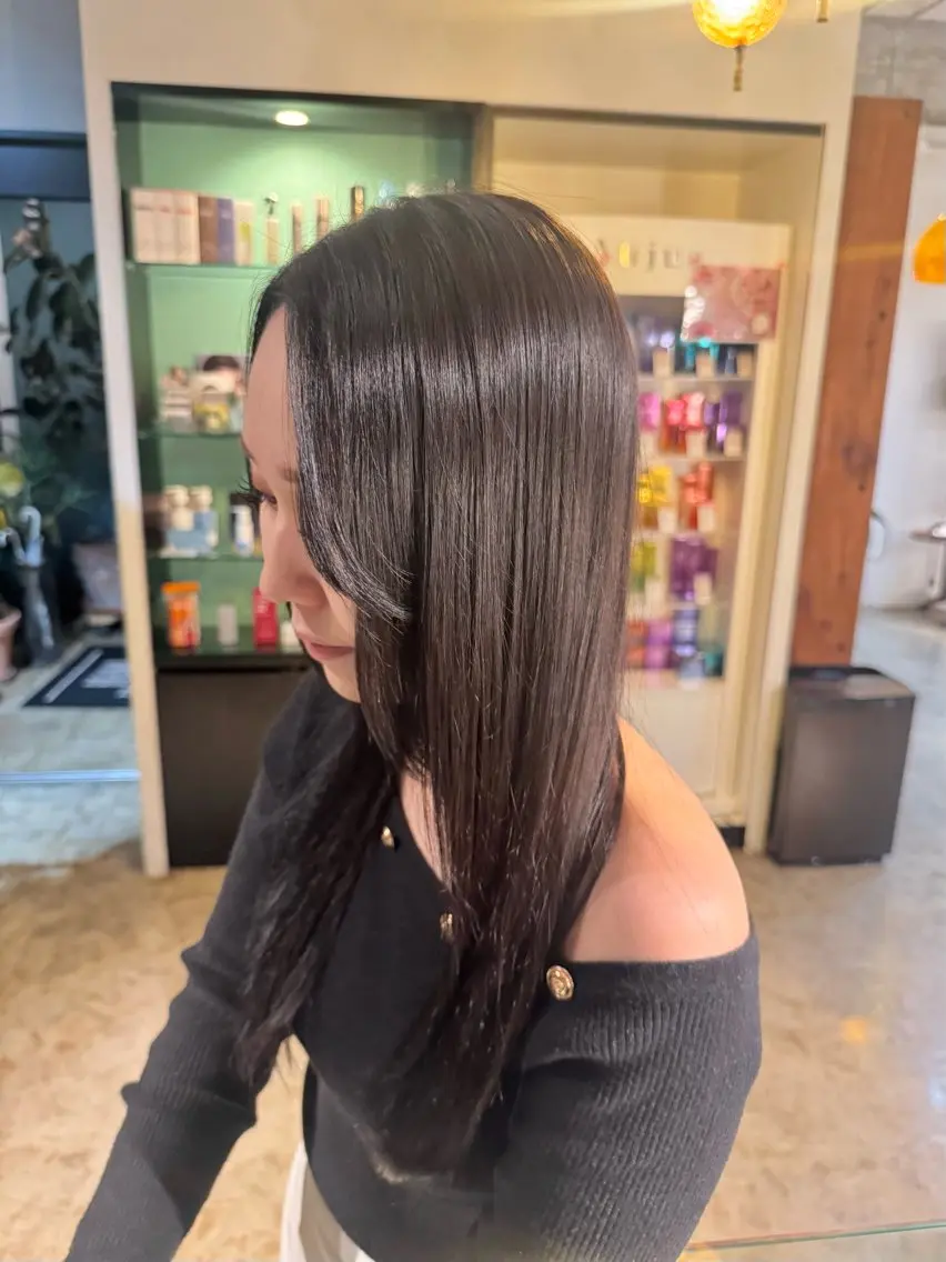 ロング カラー ヘアカラー トリートメント BEHIND THE CURTAIN りこのヘアスタイル