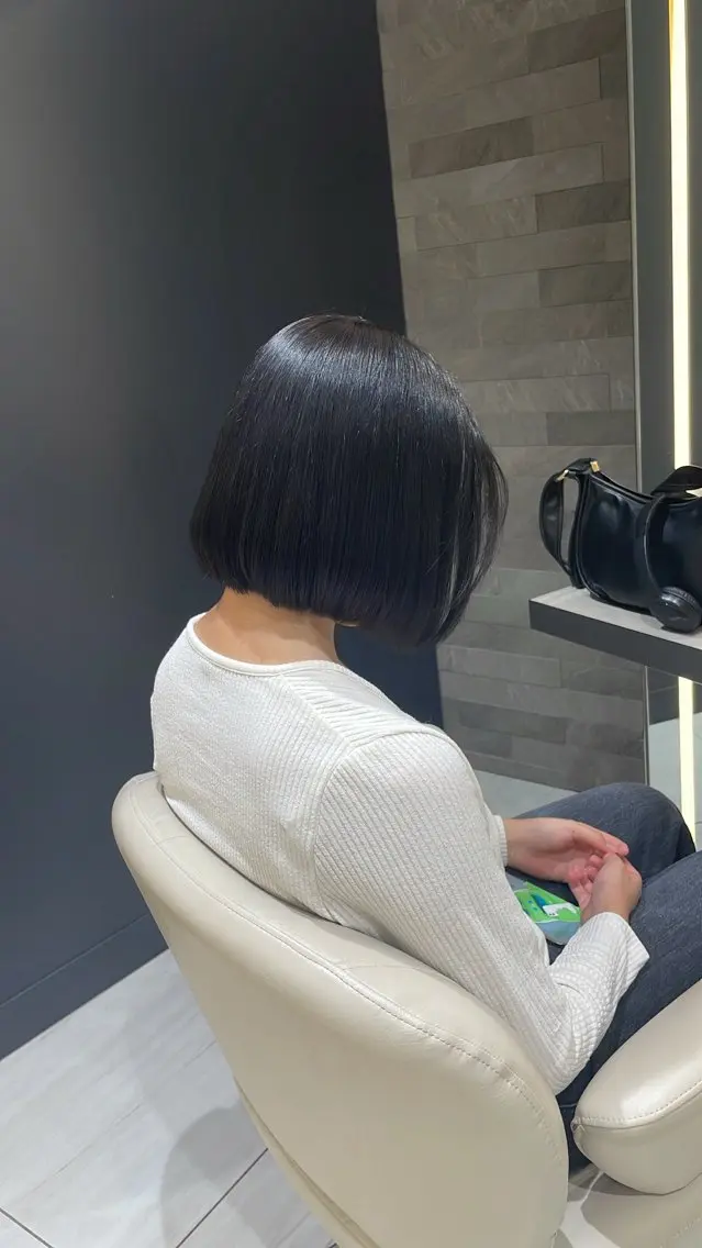 ショート カラー 小磯 維織のヘアスタイル